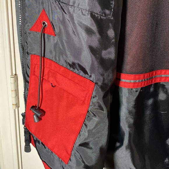 JEGARL-O Waterproof Medium Jacket insulated, waterproof protect you from element - Picture 8 of 12